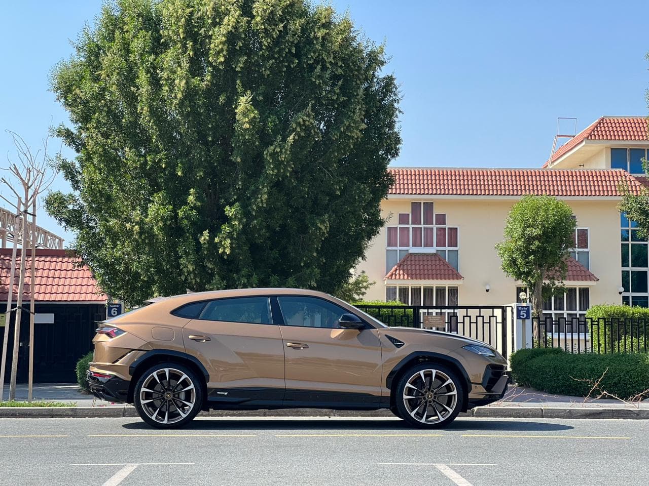 Rent Lamborghini Urus S in Dubai gallery photo 2