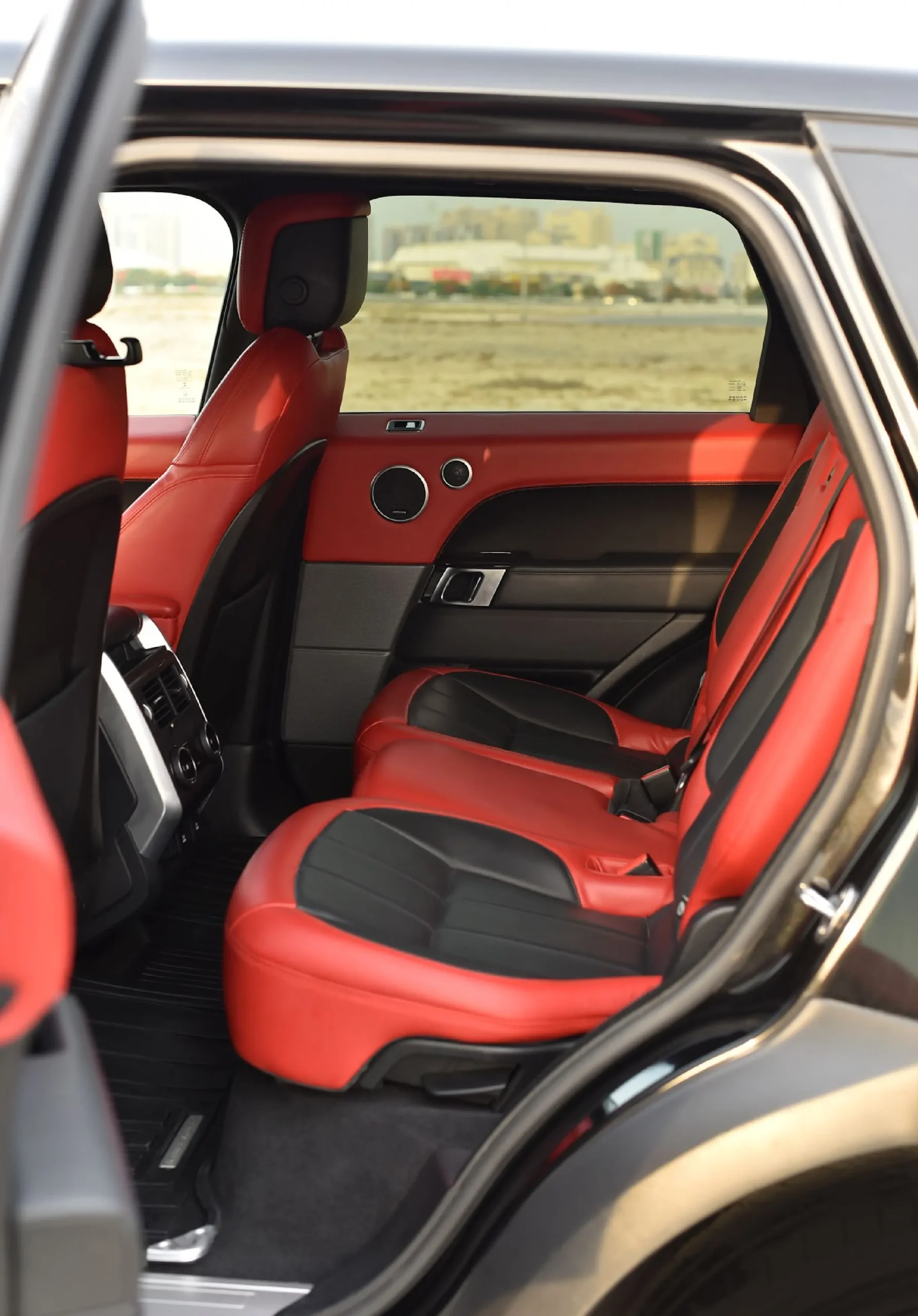 Rent Range Rover Sports in Dubai gallery photo 4
