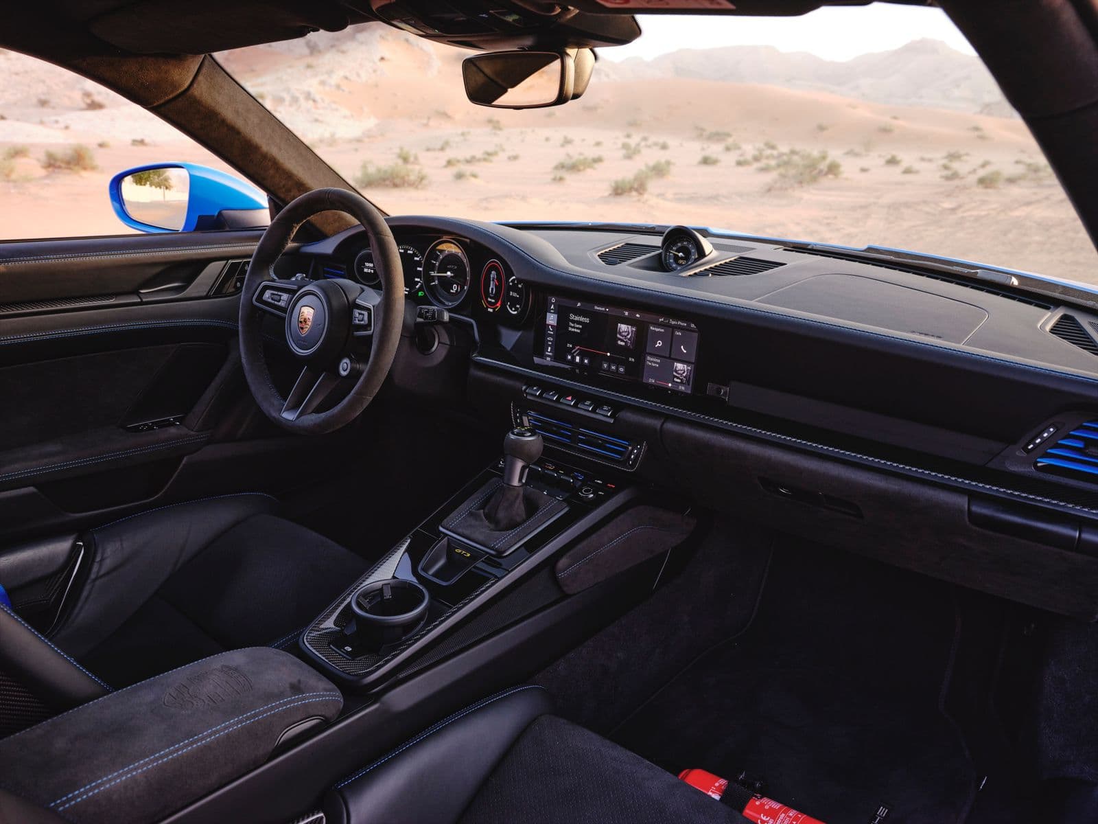 Rent Porsche 911 GT3 Dubai gallery photo 3