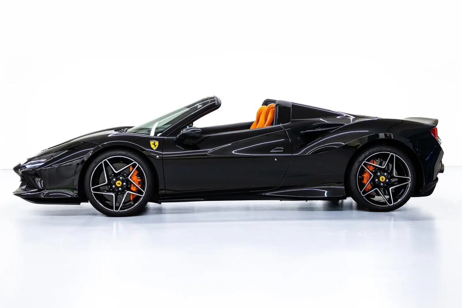 Rent Ferrari F8 Spider Dubai gallery photo 3