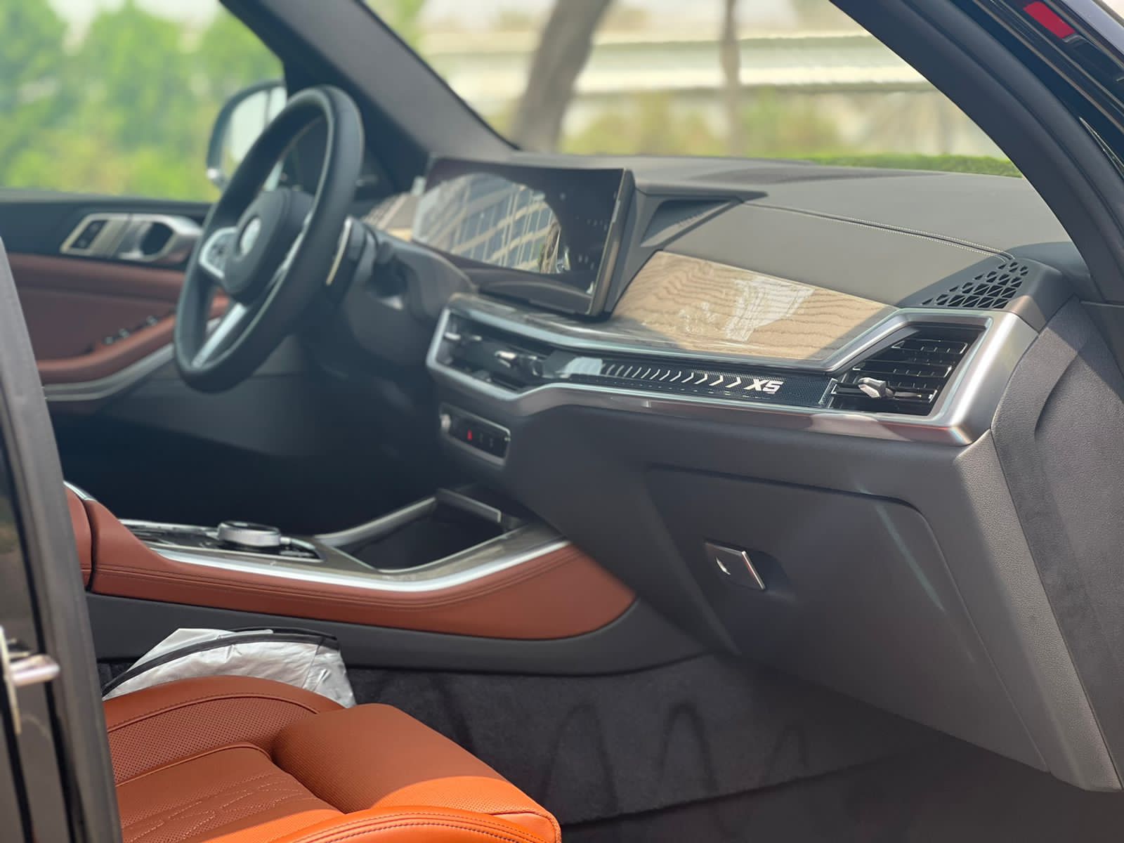 Rent BMW X5 Dubai gallery photo 4