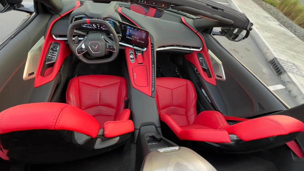 Rent Chevrolet Corvette in Dubai gallery photo 3