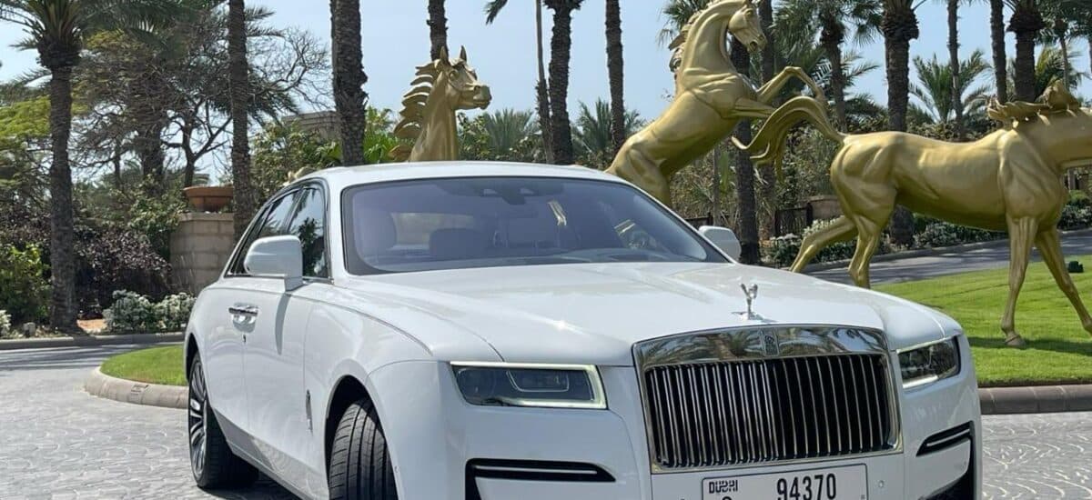 Rent White Rolls Royce Ghost in Dubai