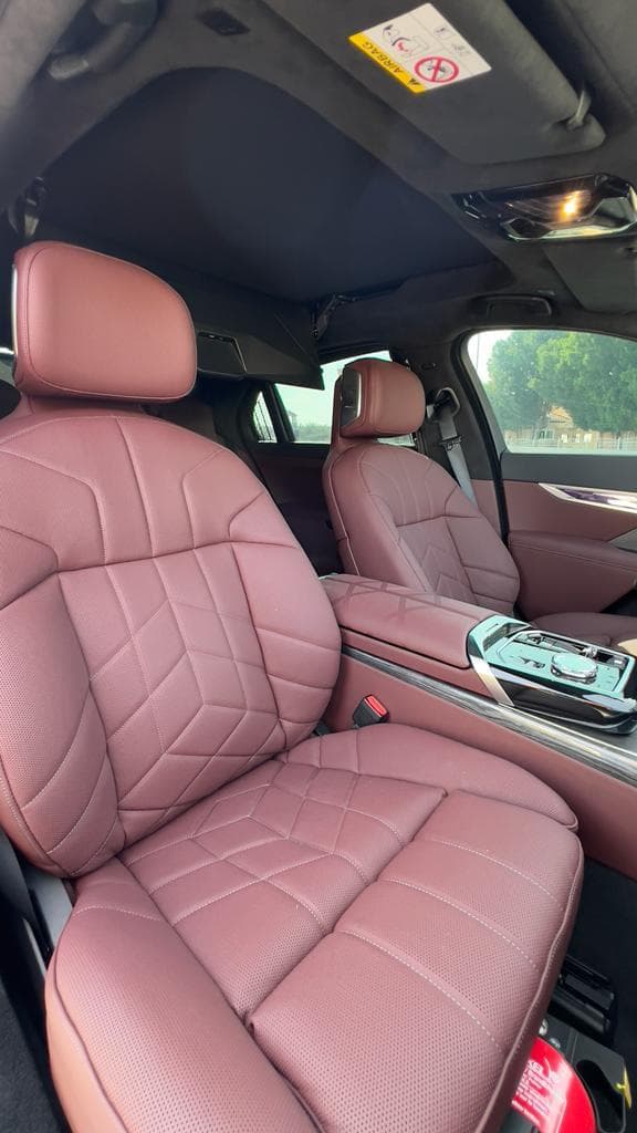 Rent BMW 735i in Dubai gallery photo 3