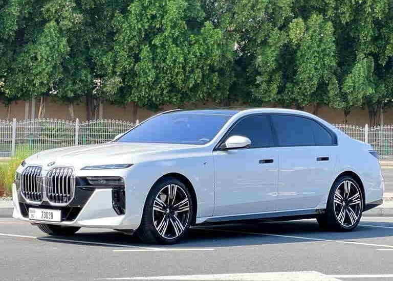 Rent BMW 735i in Dubai