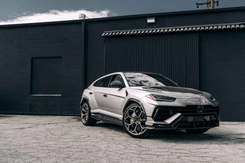 Lamborghini Urus SE rental Abu Dhabi