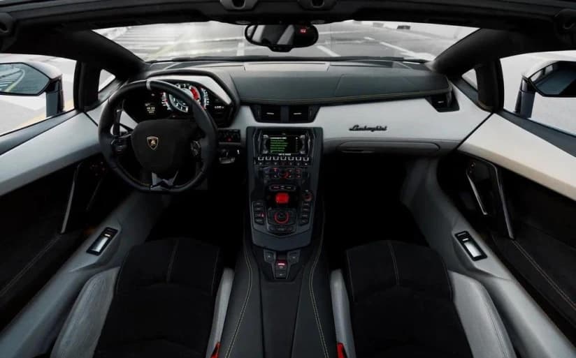 Rent Lamborghini Aventador in Dubai gallery photo 3