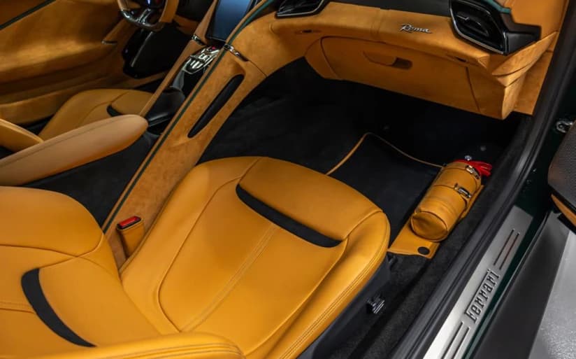 Rent Ferrari Roma in Dubai gallery photo 3