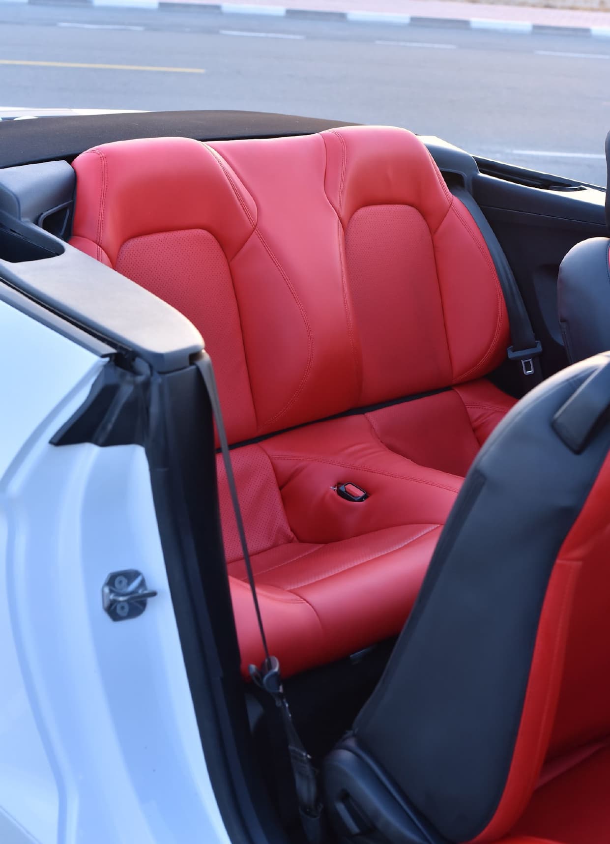 Rent Ford Mustang Dubai gallery photo 3