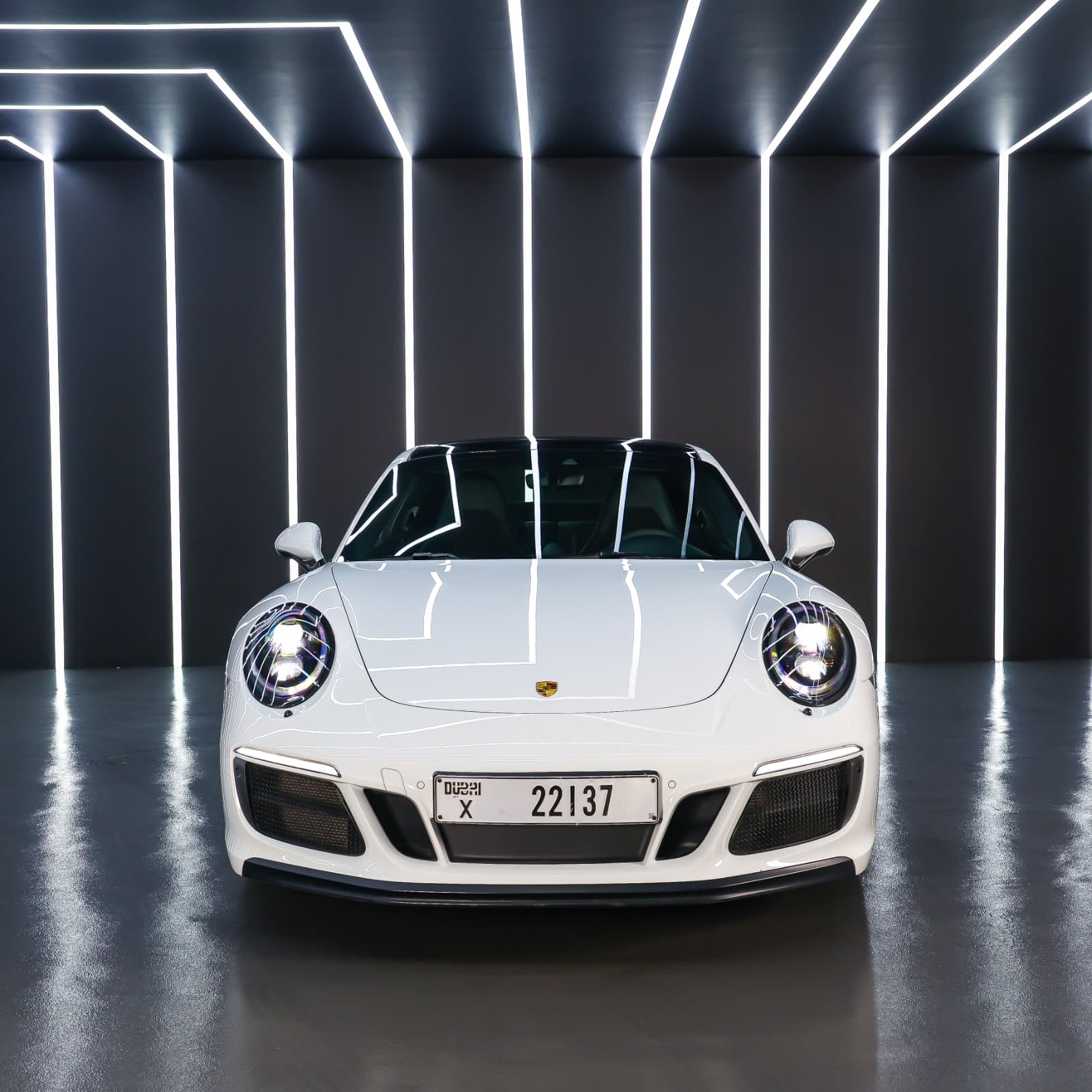 Rent Porsche Carrera 911 GTS in Dubai gallery photo 2