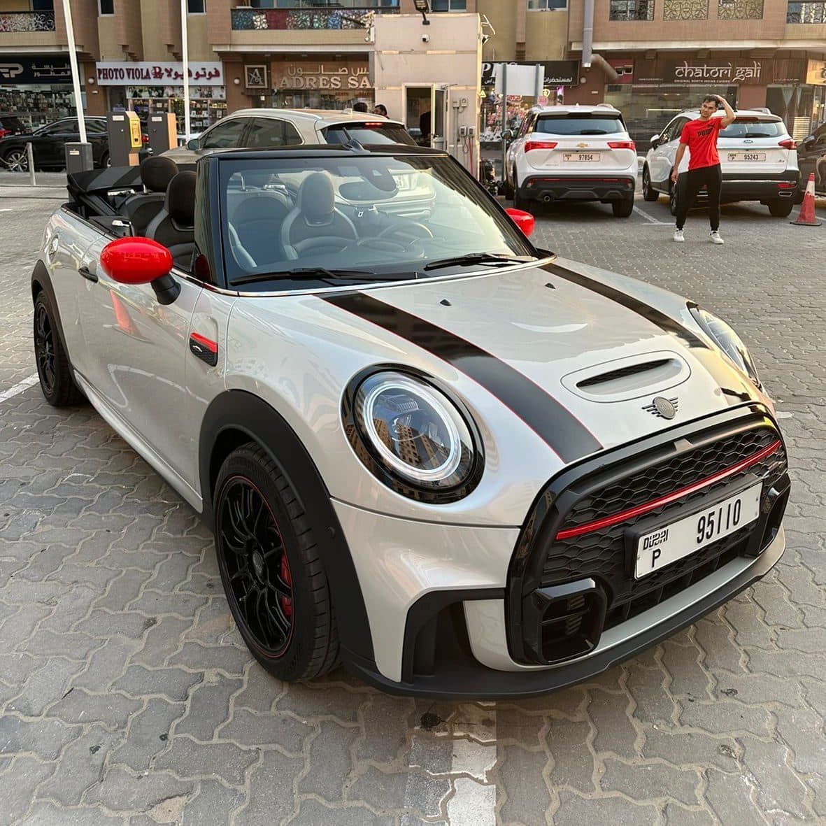 Rent Mini Cooper in Dubai gallery photo 1