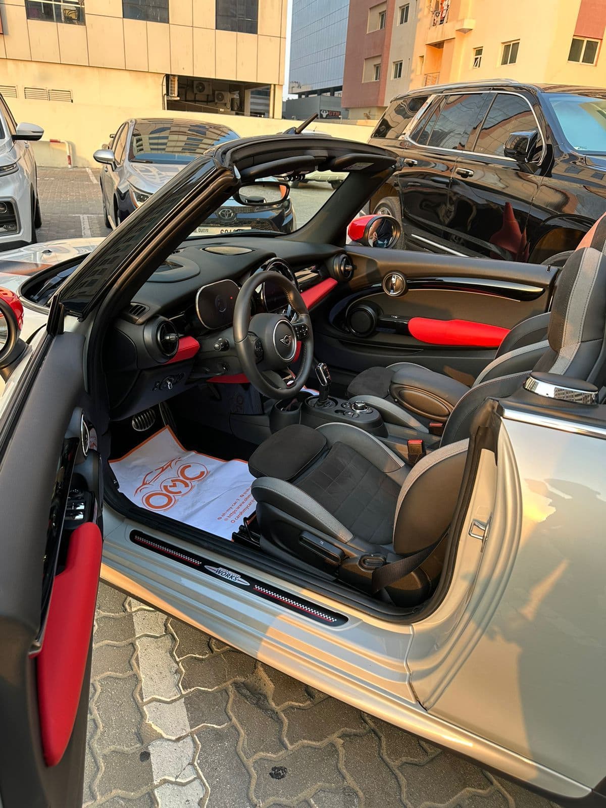 Rent Mini Cooper in Dubai gallery photo 3