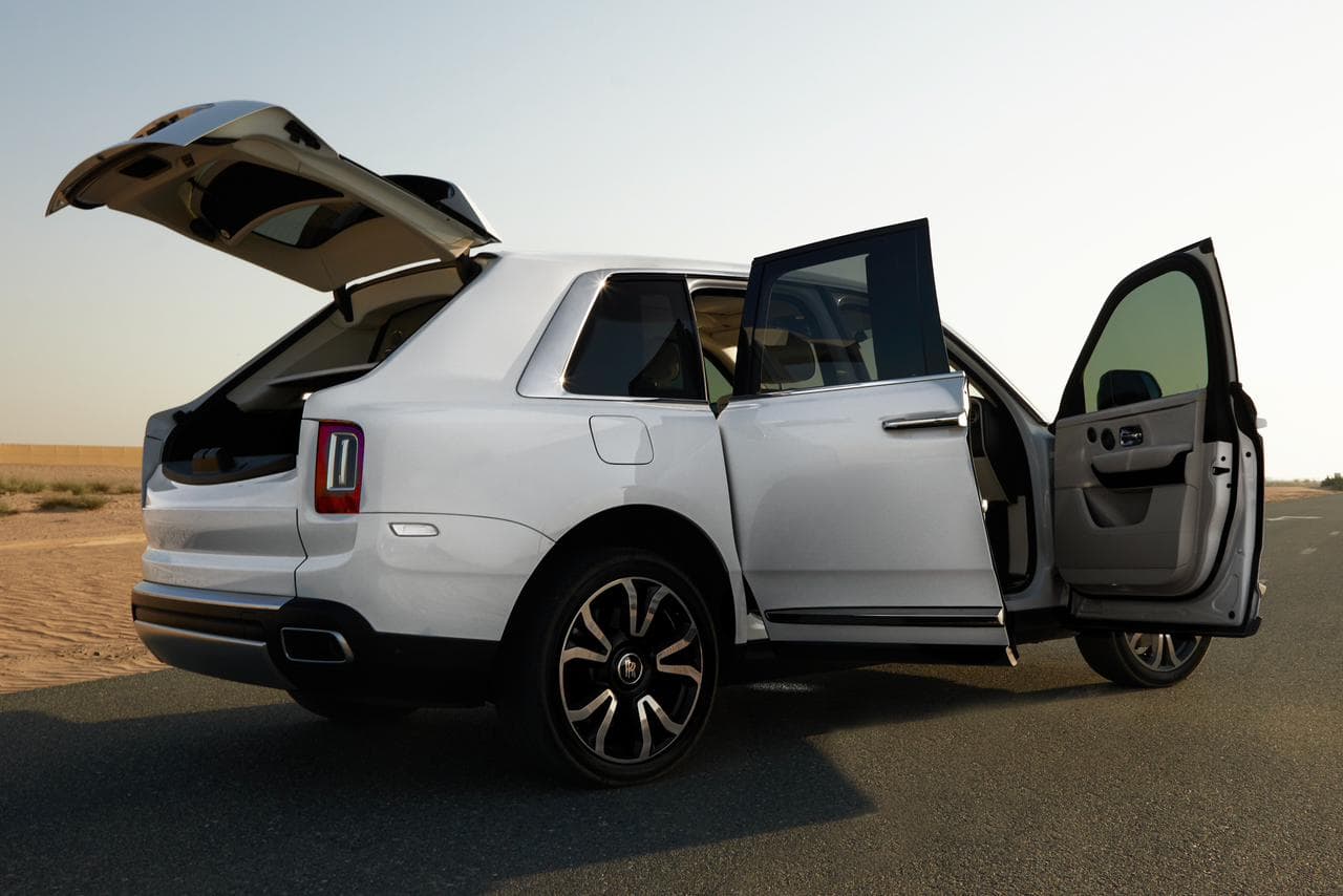 Rent Rolls Royce Cullinan in Dubai gallery photo 4