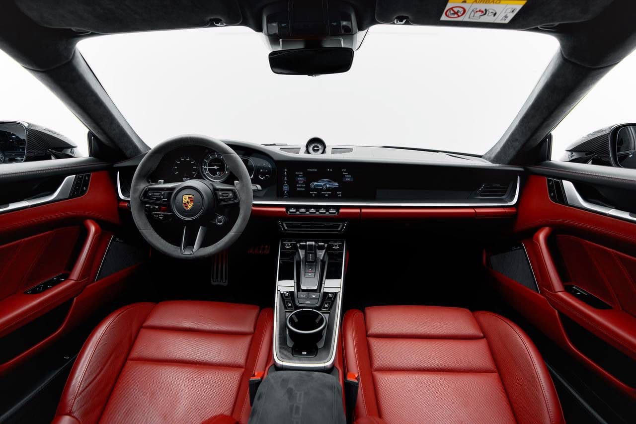 Rent Porsche 911 Turbo S Dubai gallery photo 2
