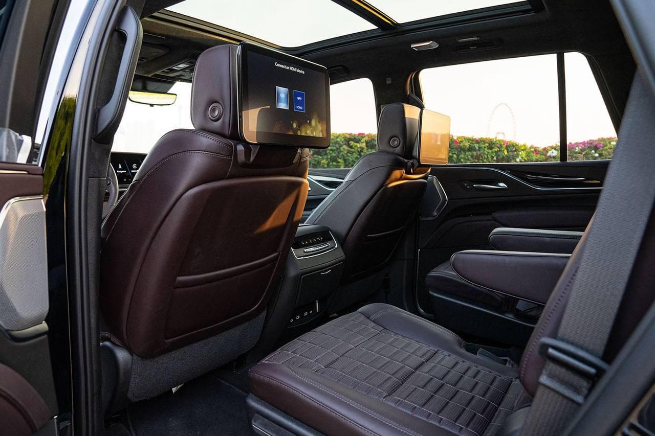 Cadillac Escalade Sport V Base Rental in Dubai gallery photo 3