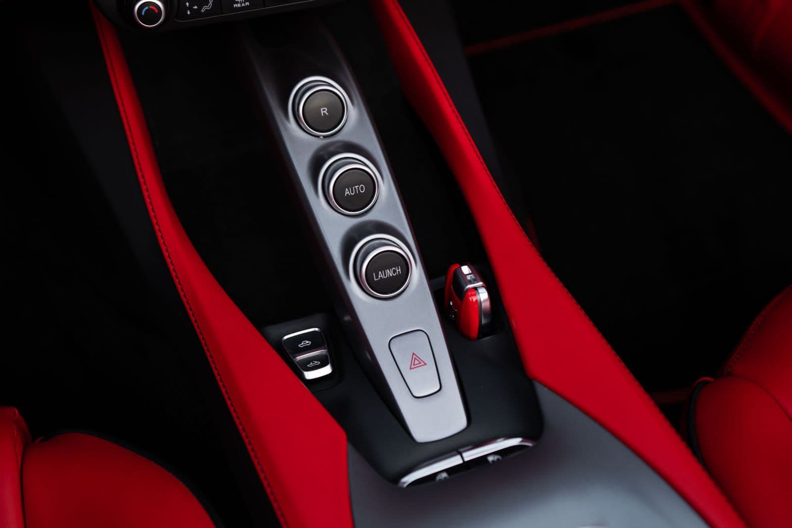Rent Ferrari Portofino in Dubai gallery photo 3