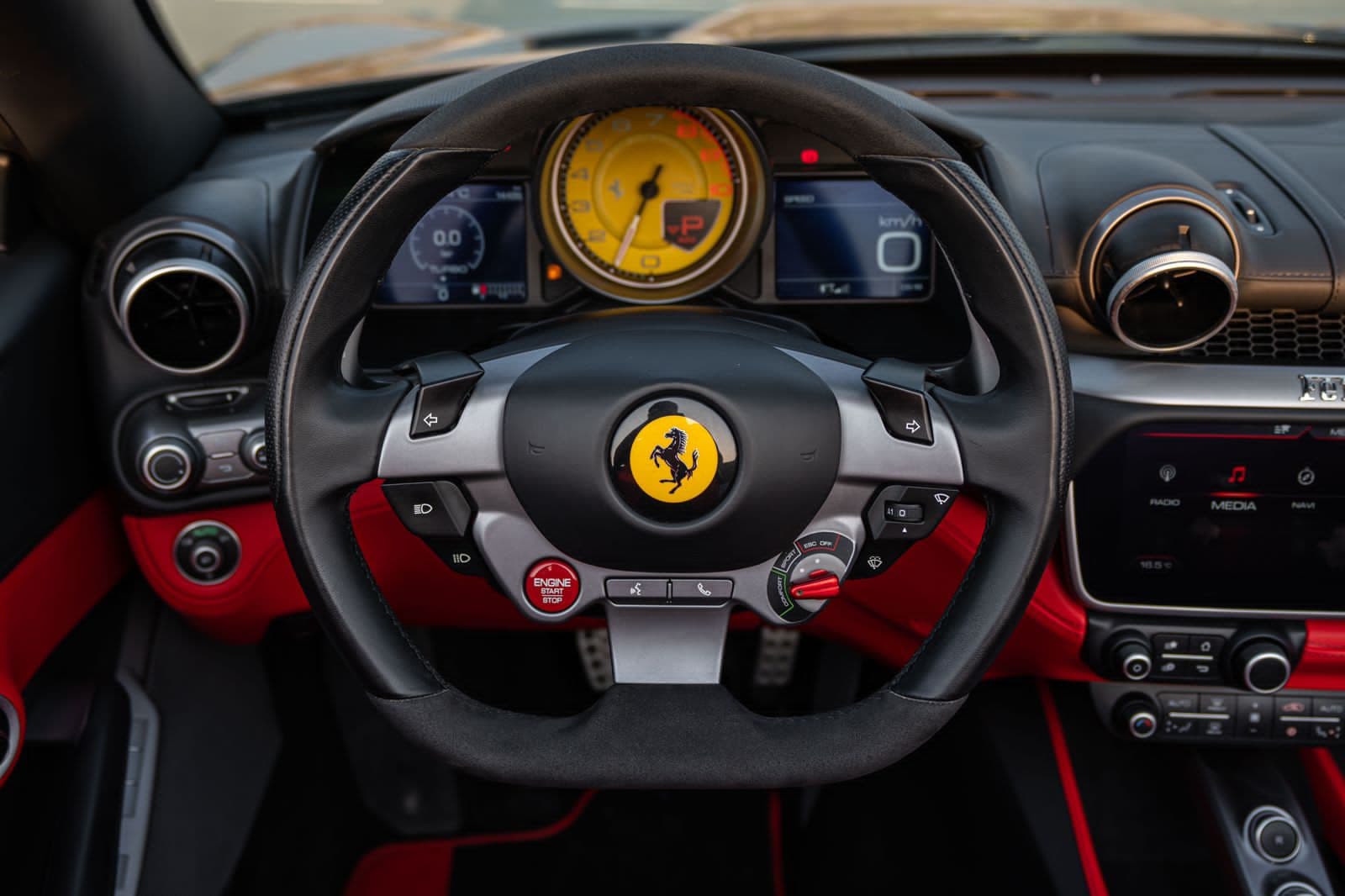 Rent Ferrari Portofino in Dubai gallery photo 4