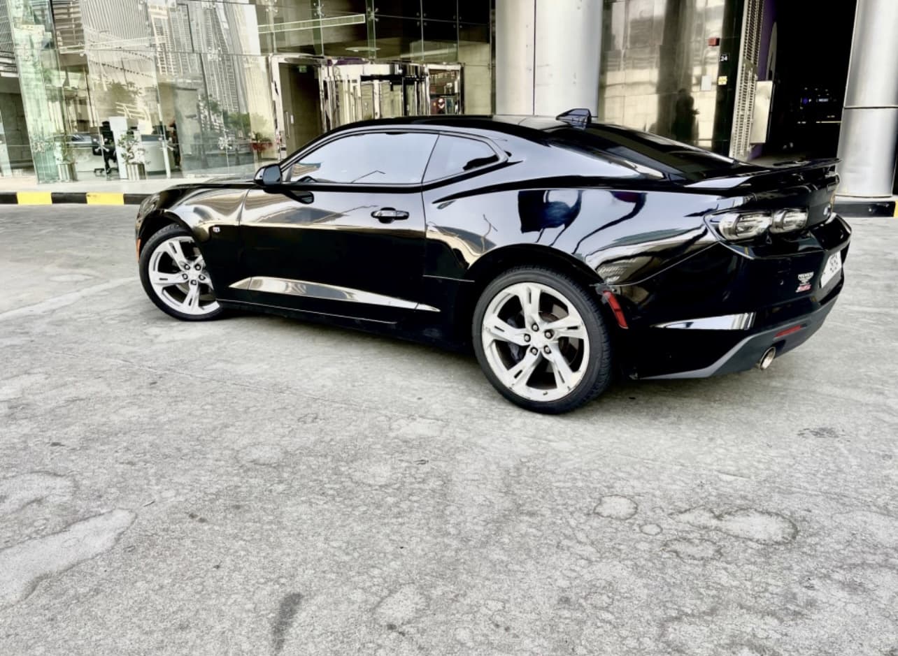 Rent Convertible Chevrolet Camaro SS V8 Dubai gallery photo 3