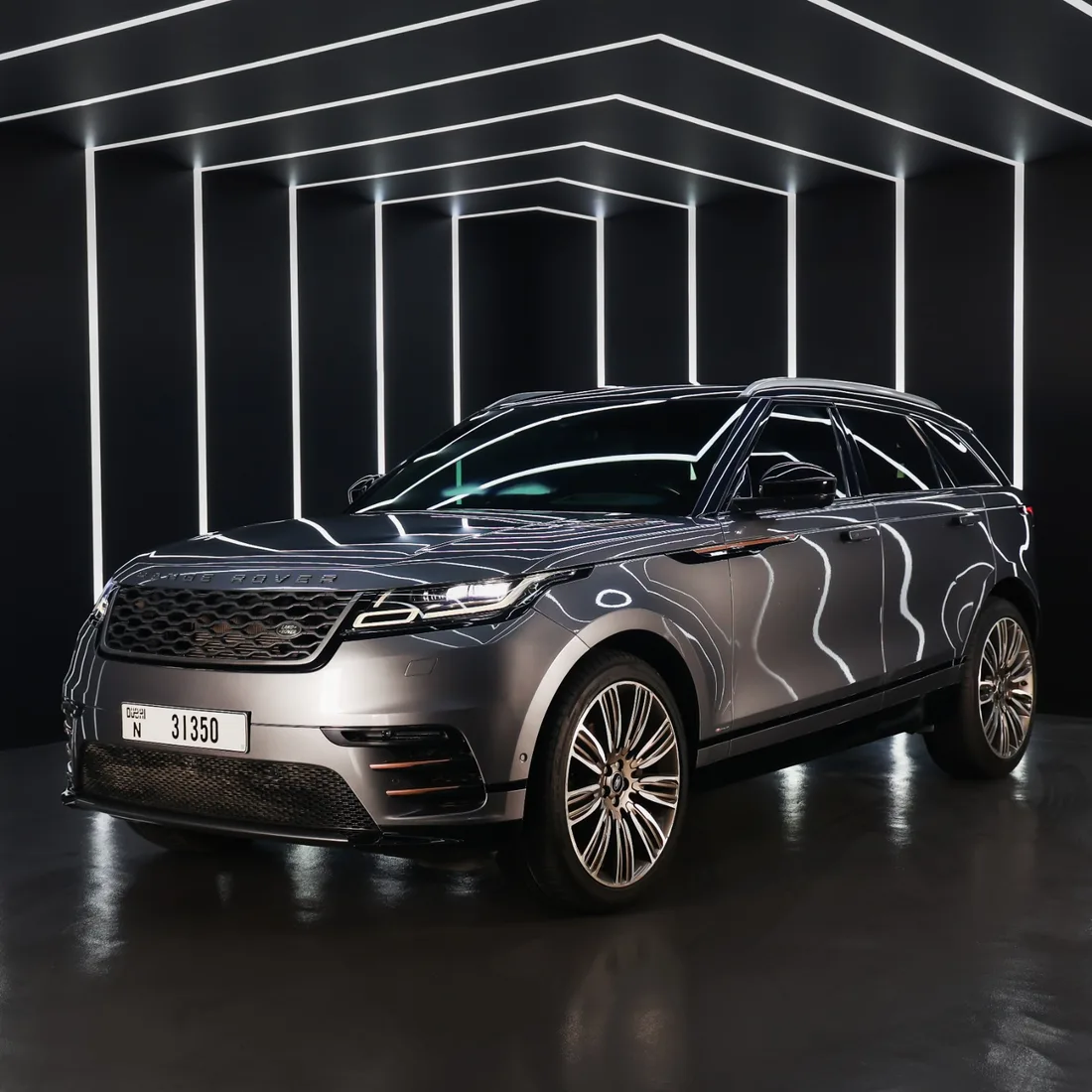 Range Rover Velar rental listing