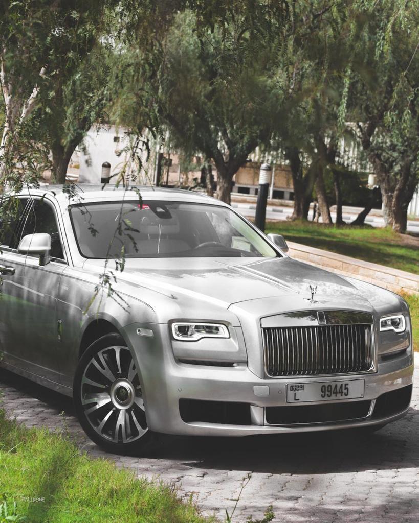 Rent Rolls Royce Ghost Car in Dubai