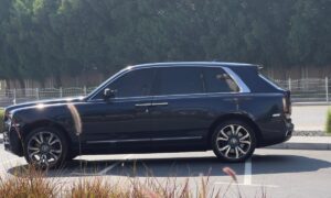 Rent Rolls Royce Cullinan Black