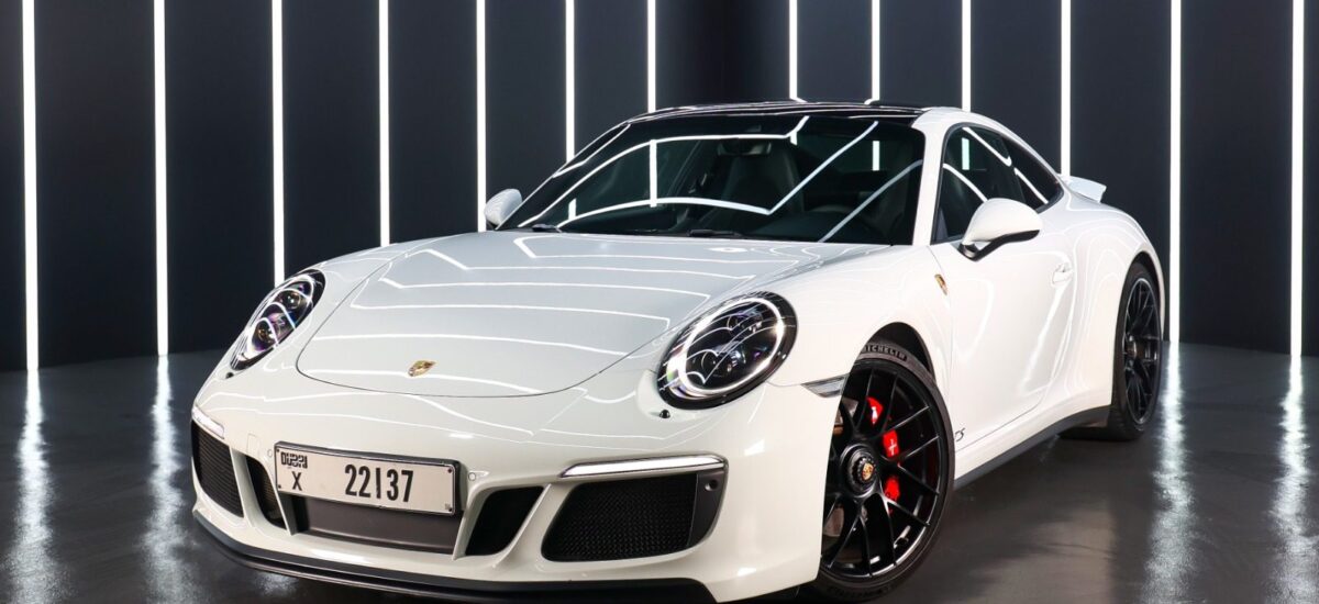 Rent Porsche Carrera 911 GTS in Dubai