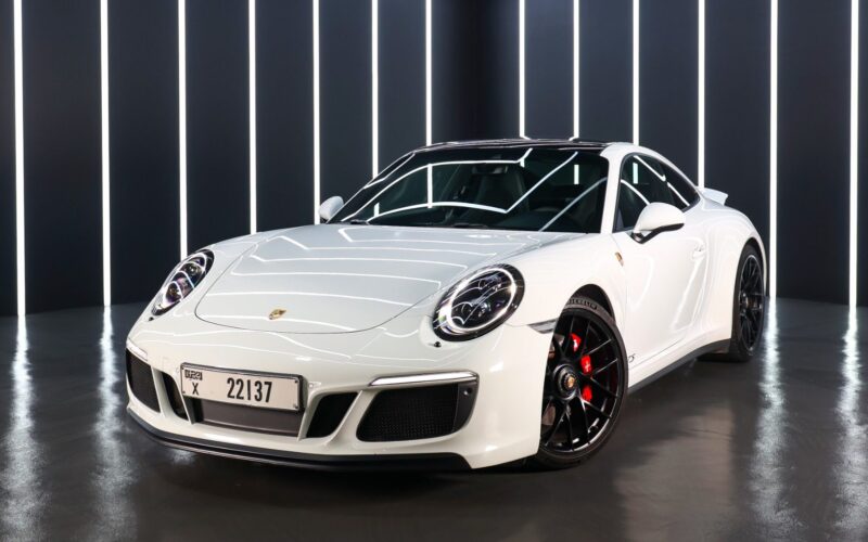 Rent Porsche Carrera 911 GTS in Dubai